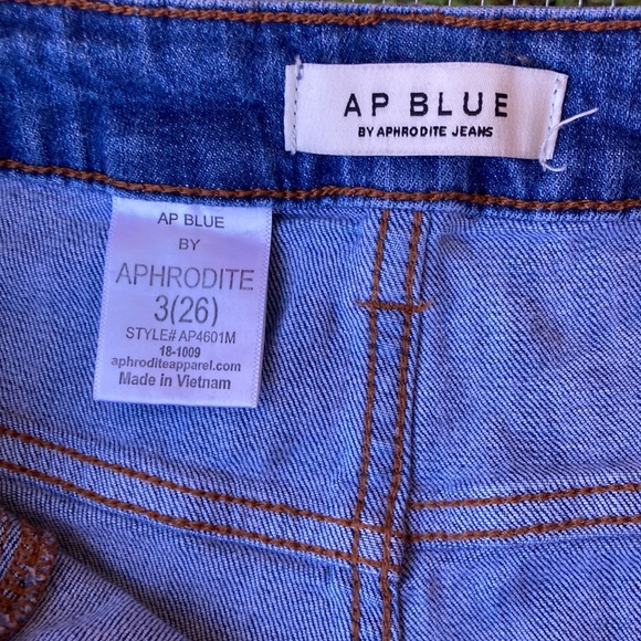 4601 Super High Waisted Distressed Skinny Jeans - Picture 3 of 4